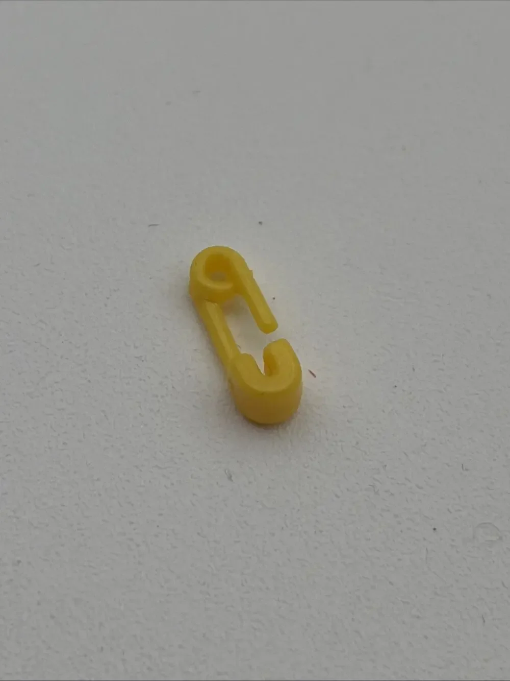 Monster High Sister Pack Howleen Wolf Yellow Safety Pin Earring